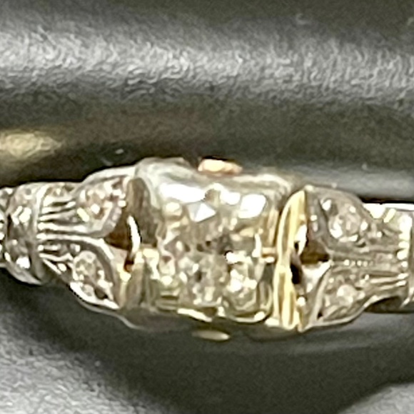 Diamond 14kt yellow gold antique engagement size 7 ring - Picture 4 of 9